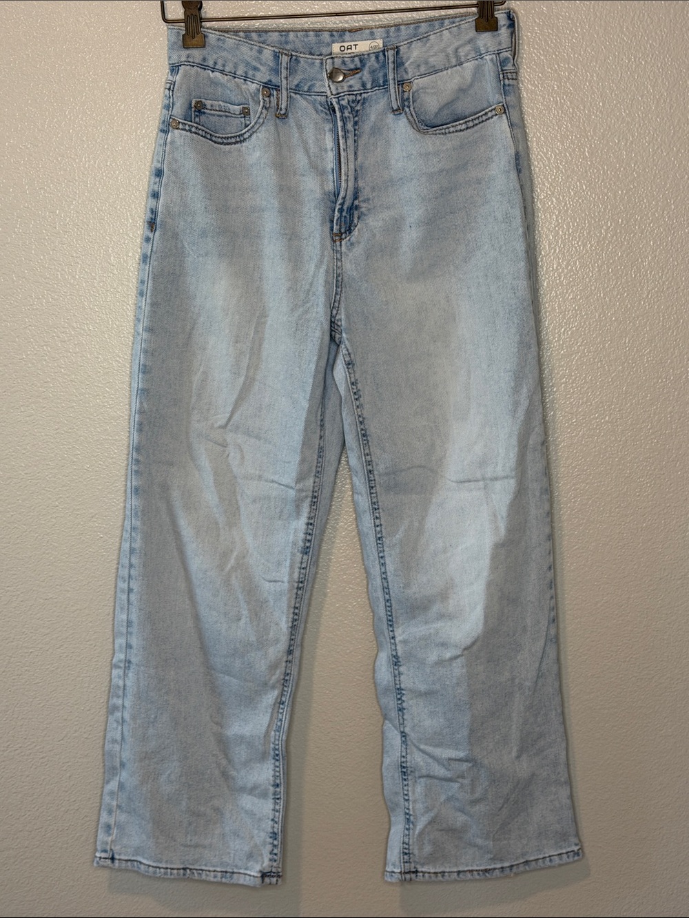 Women's Light Blue Wide-Leg Jeans size 27/4 (bin13)